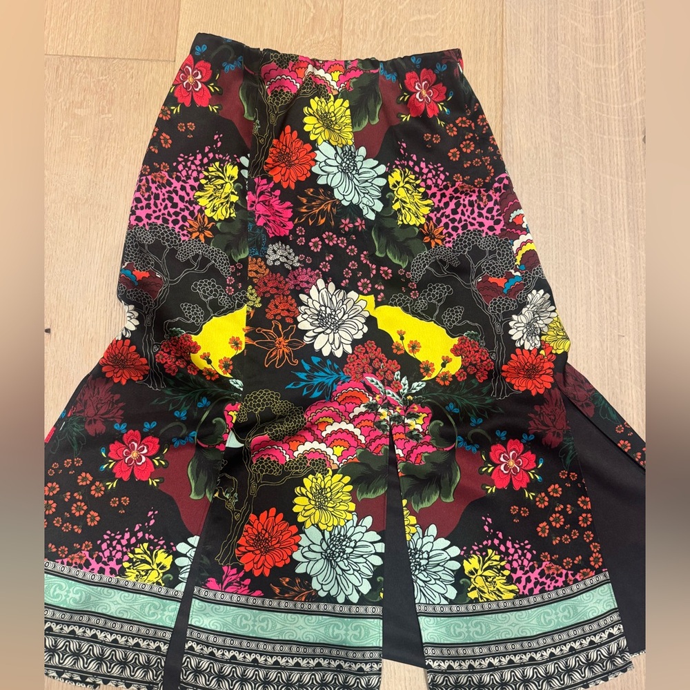 Floral Patterned Skirt with Pleats